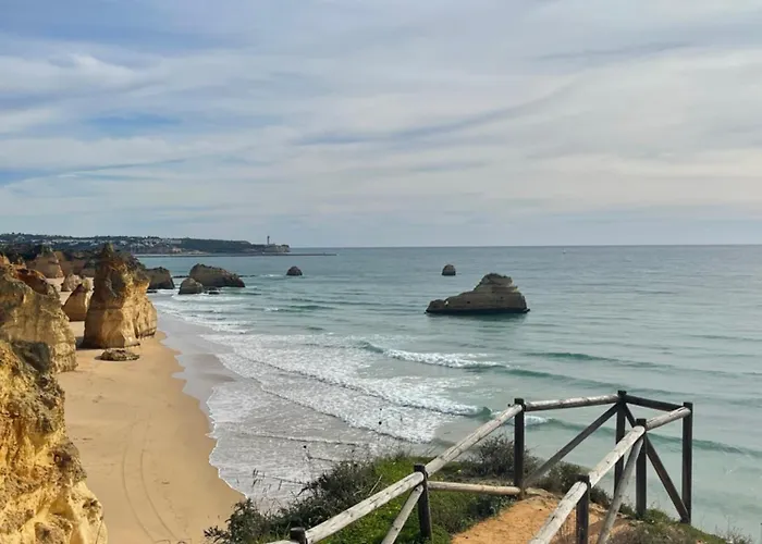 Valentina アパート アルヴォル